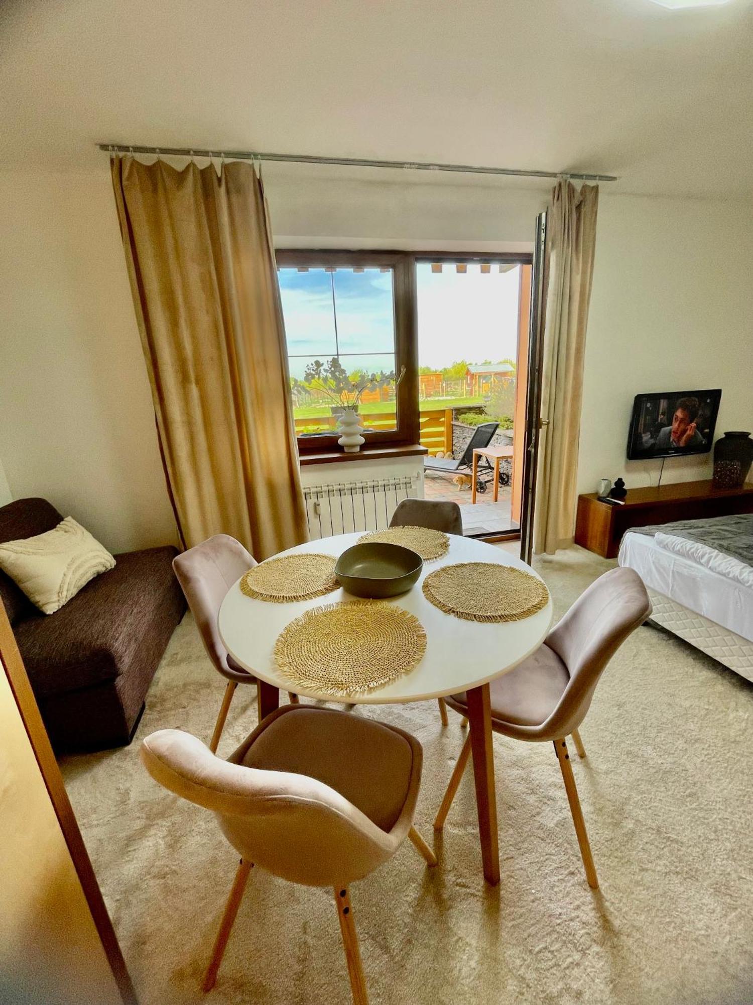 Apartment Jenny- Stunning View Of High Tatras Vel'ka Lomnica Eksteriør billede